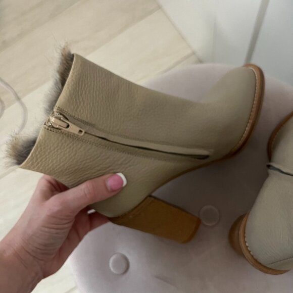 See By Chloe Faux Fur Lined Leather Ankle Booties Size 35 - Picture 4 of 5